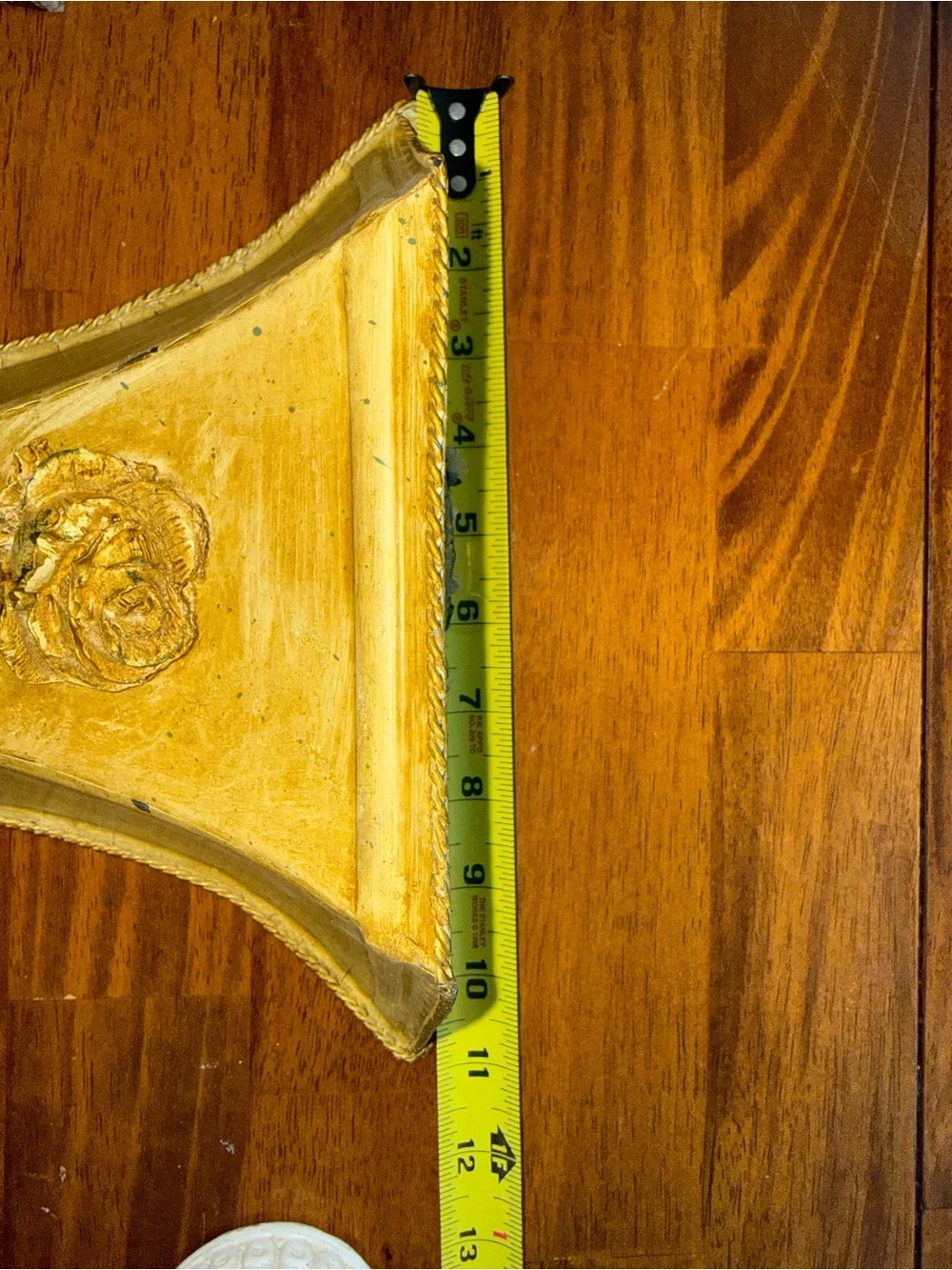 Vintage Floral Wall Pocket Gold Tone Resin Wall Vase 10